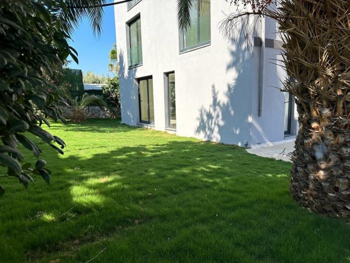 Image No.4-5 Bed House/Villa for sale