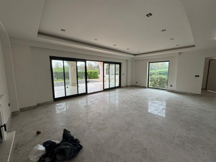 Image No.4-4 Bed Villa for sale