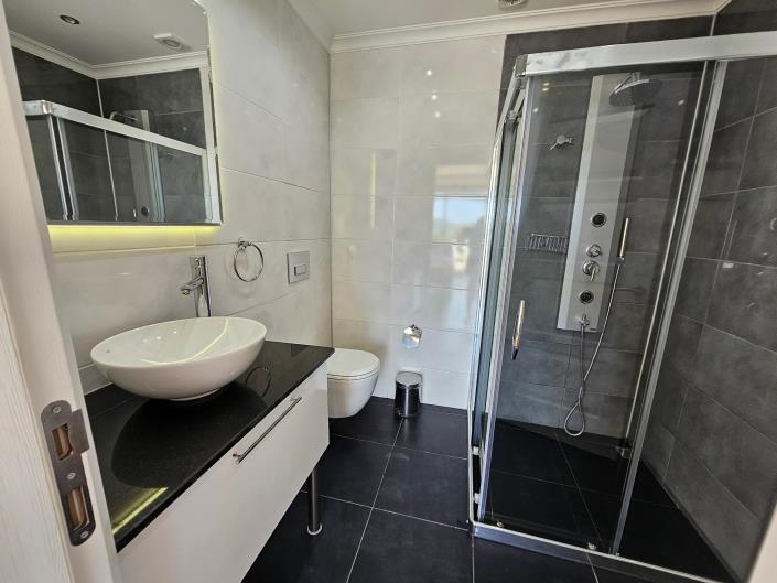 Image No.37-4 Bed House/Villa for sale