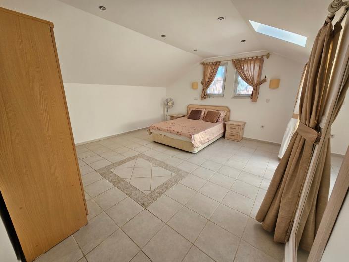 Image No.31-3 Bed Apartment for sale