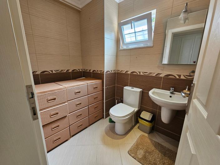 Image No.10-4 Bed Villa / Detached for sale