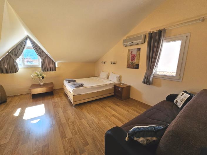 Image No.38-3 Bed Duplex for sale