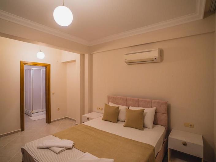 Image No.11-3 Bed Villa / Detached for sale