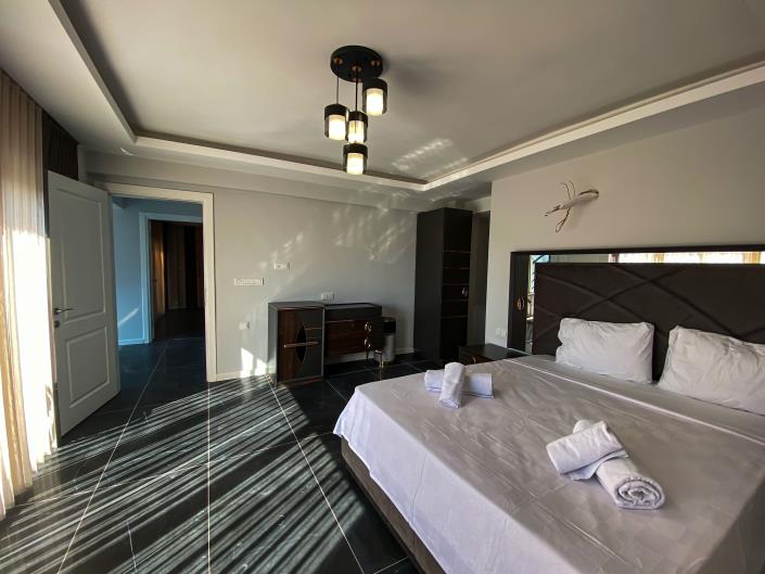 Image No.19-4 Bed Villa / Detached for sale