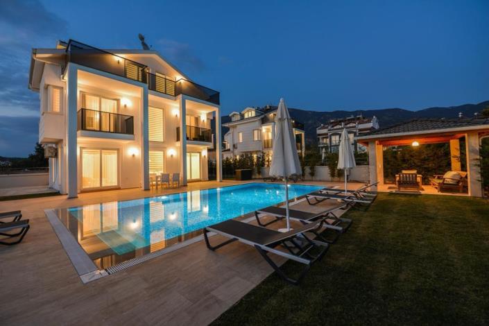 Image No.11-4 Bed Villa / Detached for sale