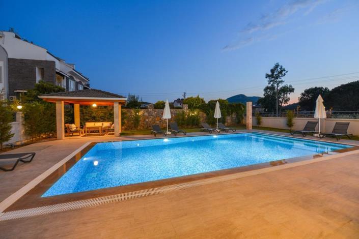 Image No.13-4 Bed Villa / Detached for sale