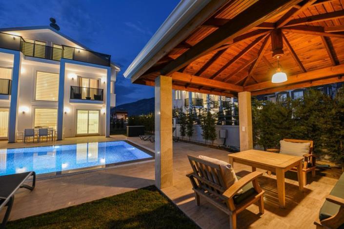 Image No.14-4 Bed Villa / Detached for sale