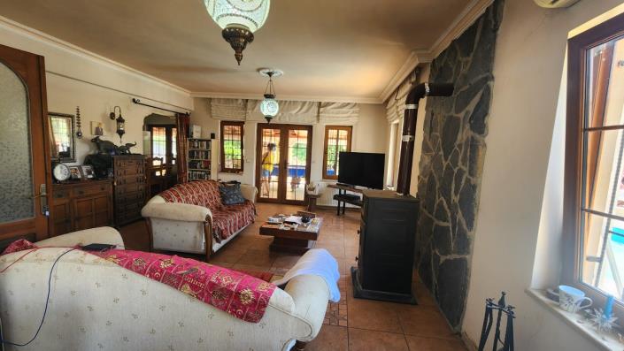 Image No.8-5 Bed Villa / Detached for sale