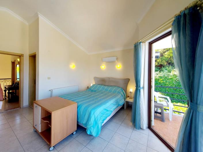 Image No.24-3 Bed Villa / Detached for sale