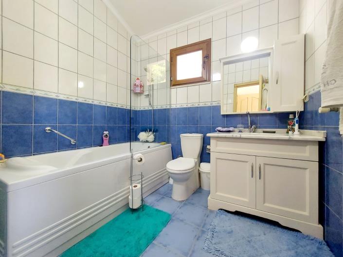 Image No.26-3 Bed Villa / Detached for sale