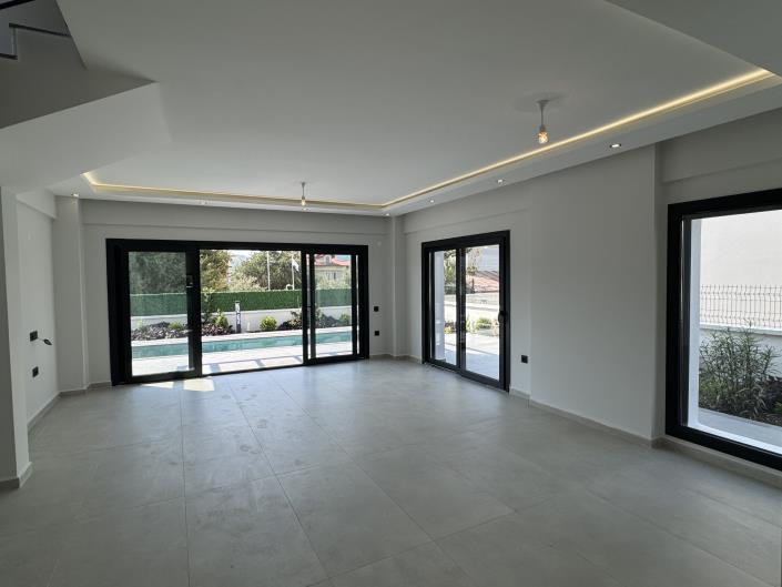 Image No.8-Maison / Villa de 4 chambres à vendre à Hisaronu