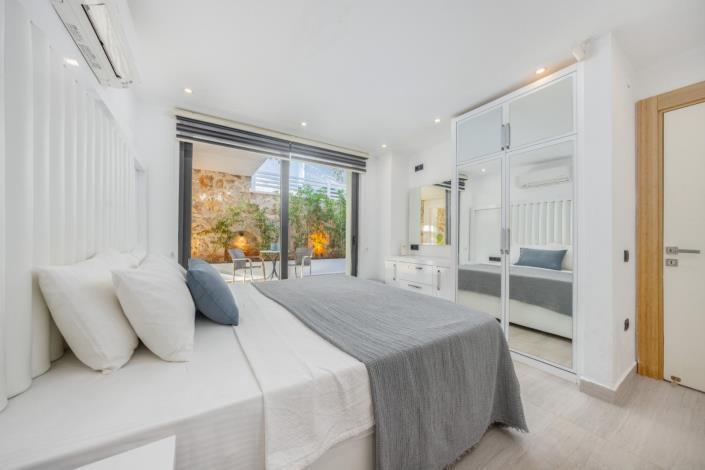 Image No.21-5 Bed Villa / Detached for sale