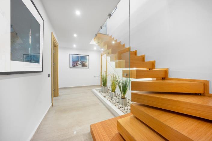 Image No.24-5 Bed Villa / Detached for sale