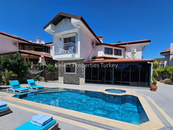 Image No.2-4 Bed Villa for sale