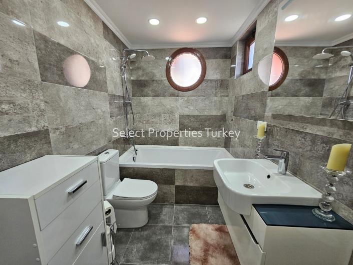 Image No.44-4 Bed Villa for sale