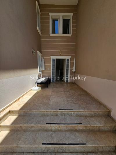 Image No.8-3 Bed Apartment for sale