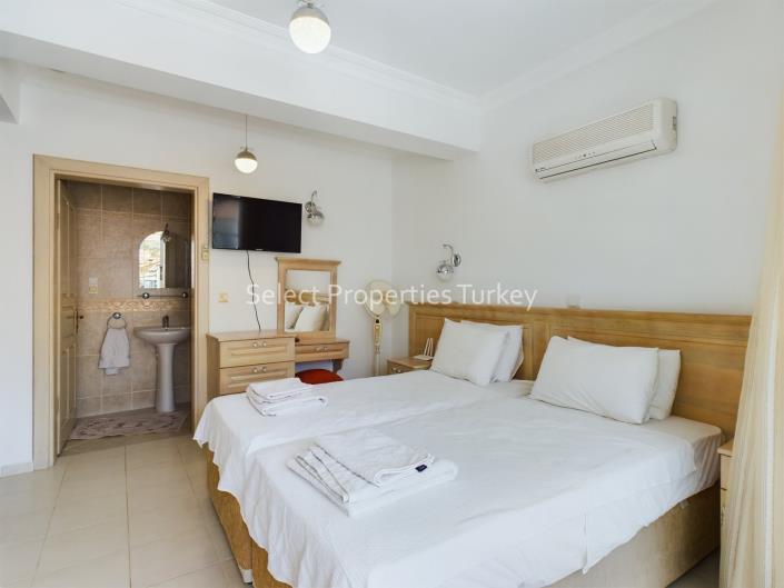 Image No.18-4 Bed Apartment for sale