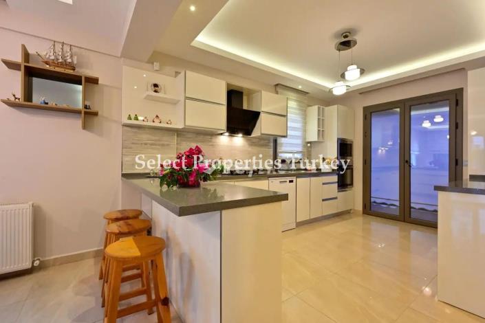 Image No.14-4 Bed Villa / Detached for sale