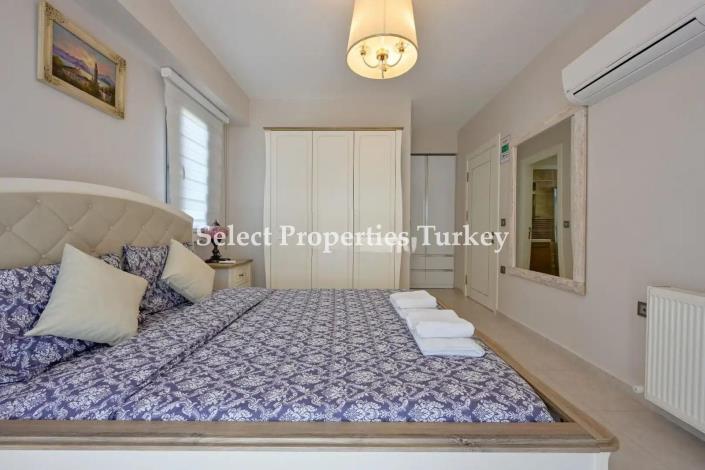 Image No.19-4 Bed Villa / Detached for sale