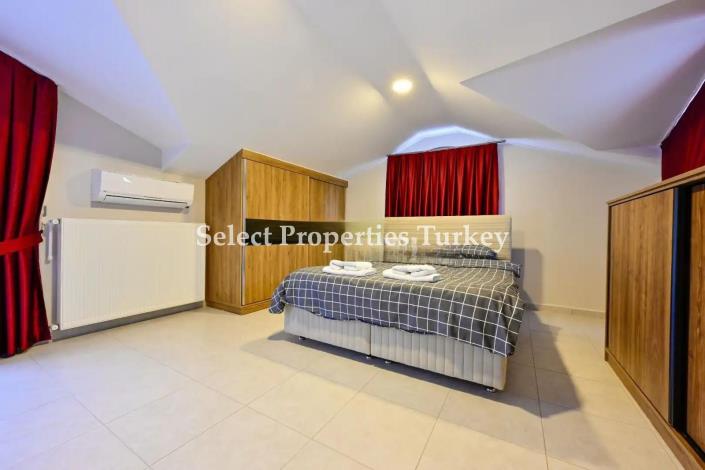 Image No.29-4 Bed Villa / Detached for sale