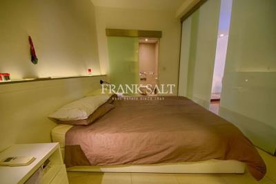 915579_14_1659355686