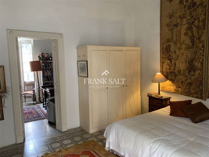 Image No.14-5 Bed Farmhouse for sale