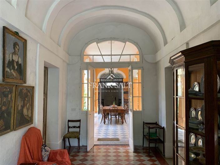 Image No.6-5 Bed Farmhouse for sale