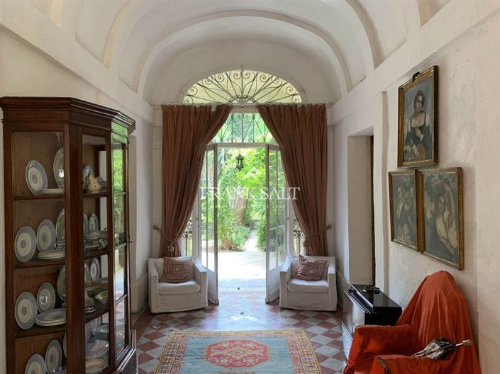 Image No.8-5 Bed Farmhouse for sale