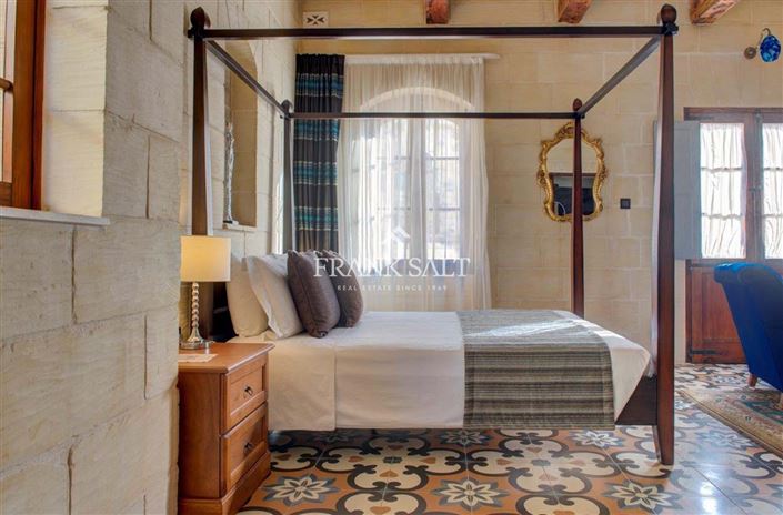 Image No.23-5 Bed Farmhouse for sale