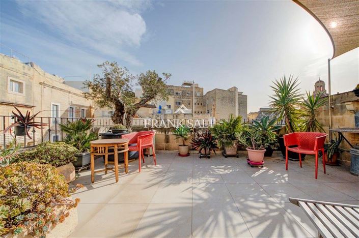 Image No.33-5 Bed Farmhouse for sale