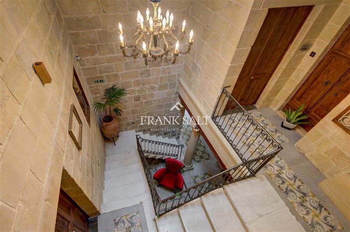 Image No.3-5 Bed Farmhouse for sale