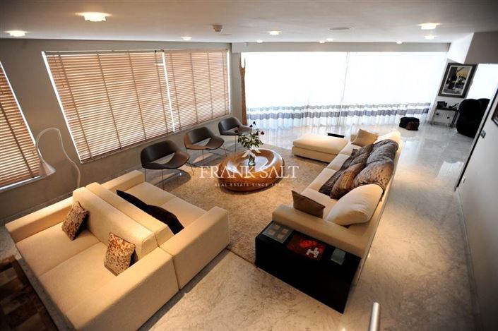 Image No.15-3 Bed Apartment for sale