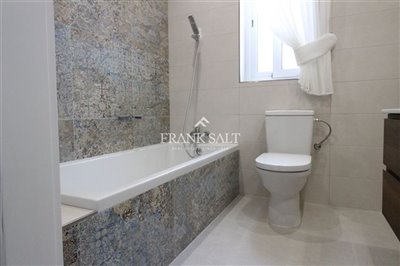 f2a9adfd-05c1-44c4-a757-59301fd1e61e