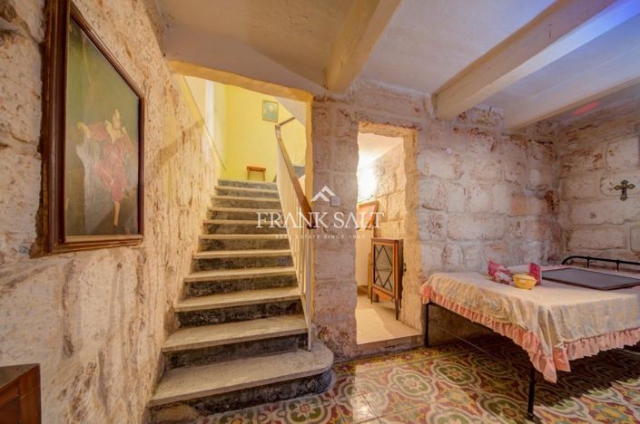 Image No.25-3 Bed Townhouse for sale