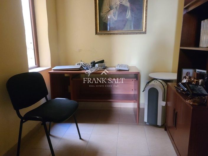 Image No.34-3 Bed Townhouse for sale