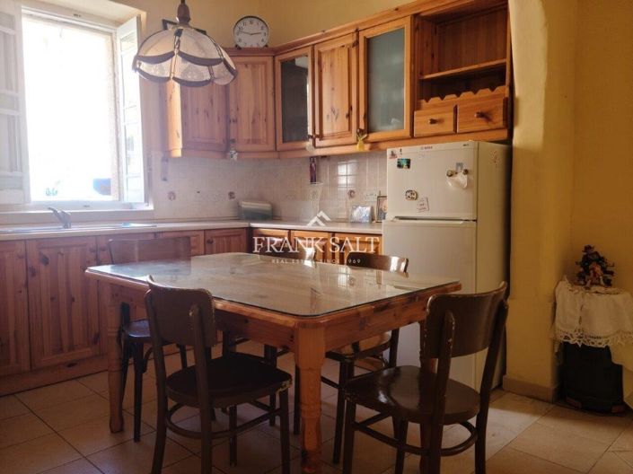 Image No.6-3 Bed Townhouse for sale