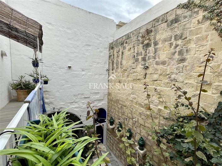 Image No.33-1 Bed Farmhouse for sale