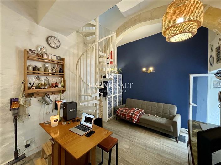 Image No.12-1 Bed Farmhouse for sale