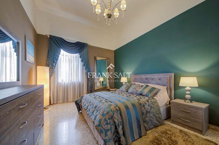 Image No.31-2 Bed Townhouse for sale