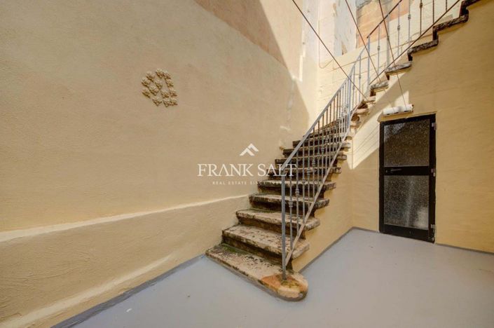 Image No.47-2 Bed Townhouse for sale