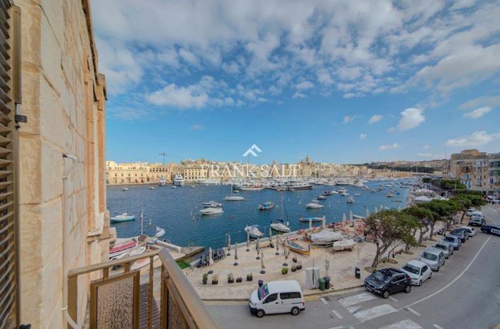 Image No.6-2 Bed Townhouse for sale