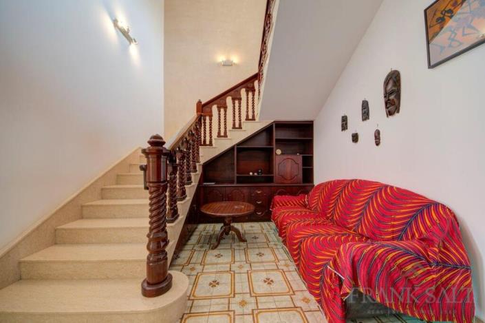 Image No.6-6 Bed Townhouse for sale