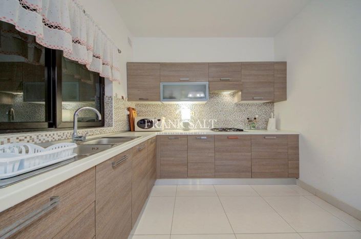 Image No.2-Appartement de 3 chambres à vendre à Marsaskala