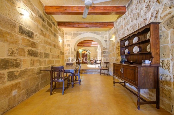 Image No.6-3 Bed Farmhouse for sale