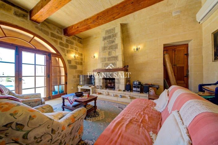 Image No.10-3 Bed Farmhouse for sale