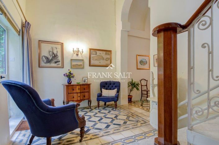 Image No.16-6 Bed Townhouse for sale