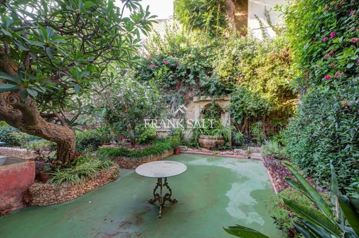 Image No.5-6 Bed Townhouse for sale