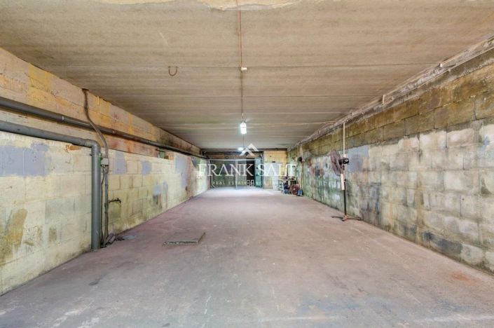 Image No.21-4 Bed House for sale