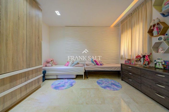 Image No.17-3 Bed Apartment for sale