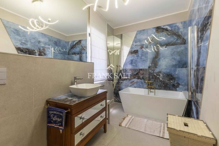 Image No.18-5 Bed Penthouse for sale